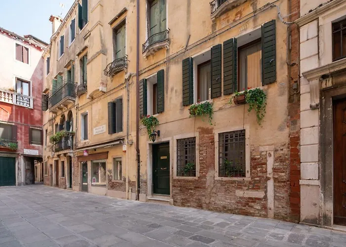 Апартаменты San Marco 1658 *